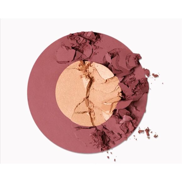 Charlotte Tilbury Cheek to Chic Blush - Walk of No Shame - Picture 2 of 8